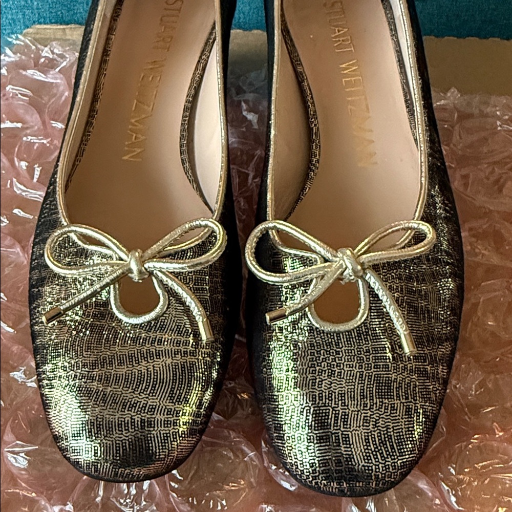 Stuart Weitzman Metallic Bronze Shoes with a Bow - Picture 12 of 16